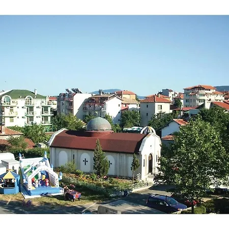 Апартамент Two-bedroom In Лозенец
